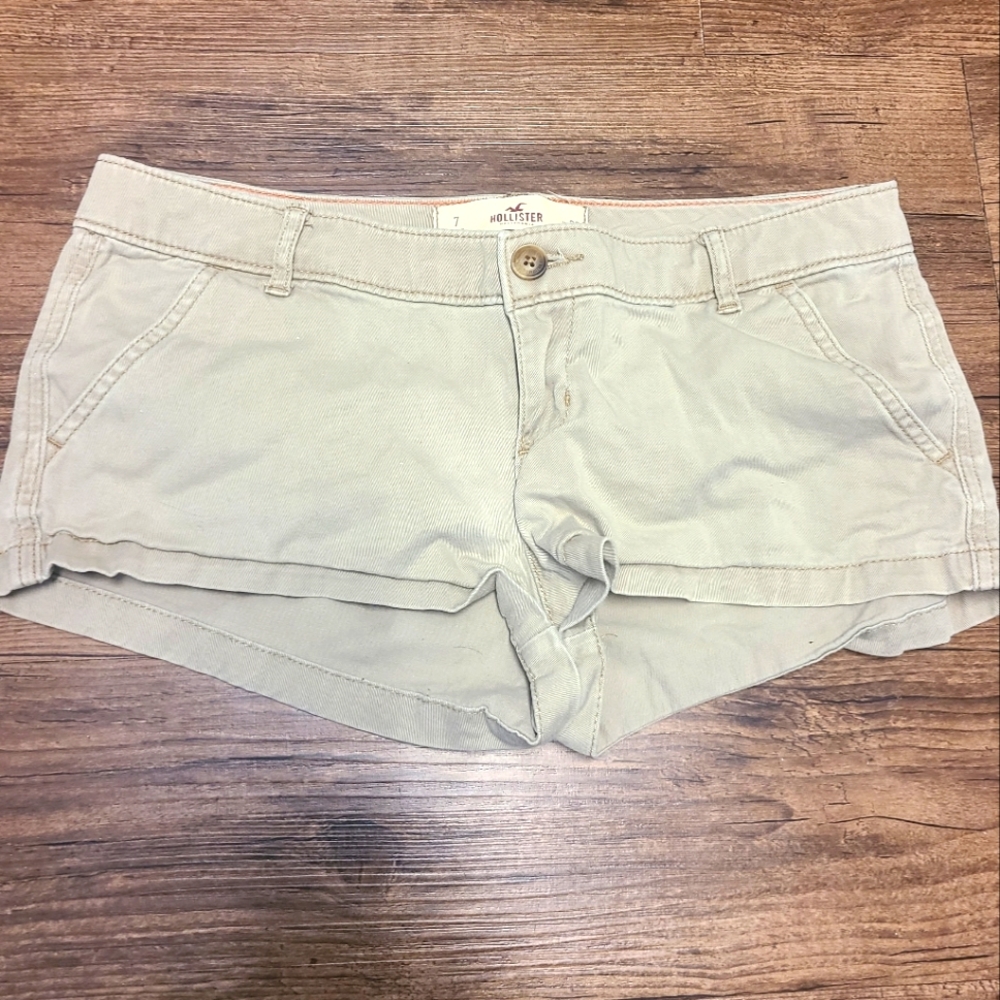 Low-rise Hollister Khaki Shorts (7)
